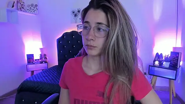 SaraRoadess online show from March 2, 7:43 pm