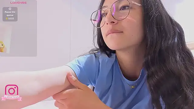 eva depp  online show from March 13, 10:11 am