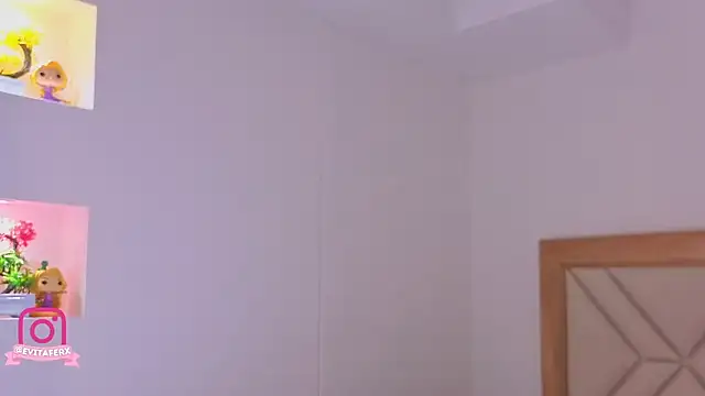 eva depp  online show from April 4, 10:13 am