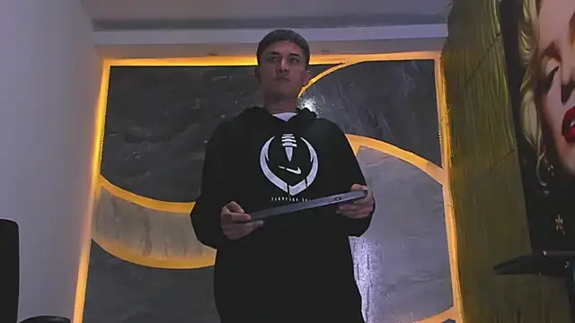 Matheus Ic  online show from February 28, 6:53 pm