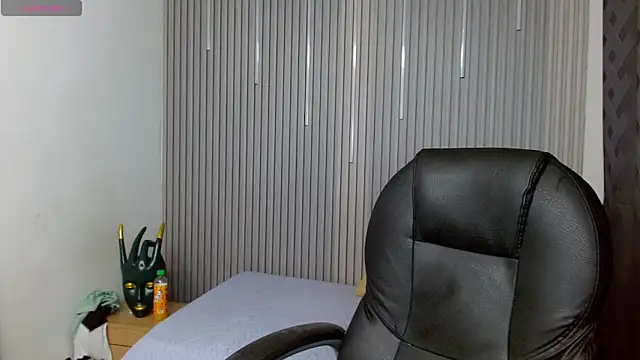 Julian Smith21 online show from April 20, 3:31 am