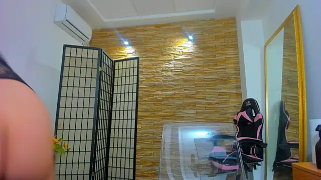 MiaNoirr online show from March 5, 8:27 pm