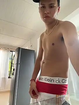 Snapshot of Robkyller chatting on February 22, 9:35 pm Robkyller online show from February 22, 9:35 pm