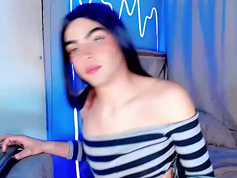 xyaraluv  online show from April 20, 7:11 am