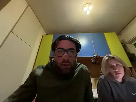 Snapshot of neutro1122 chatting on February 23, 11:24 pm neutro1122 online show from February 23, 11:24 pm