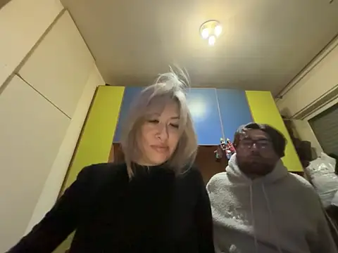 Snapshot of neutro1122 chatting on February 24, 11:36 pm neutro1122 online show from February 24, 11:36 pm