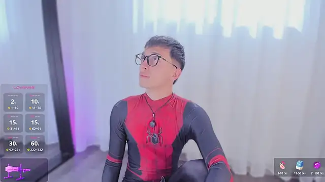 Snapshot of Thiago_Jones1 chatting on May 8, 12:54 pm Thiago Jones1 online show from May 8, 12:54 pm