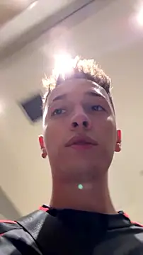 Snapshot of Thiago_Jones1 chatting on July 17, 8:24 pm Thiago Jones1 online show from July 17, 8:24 pm