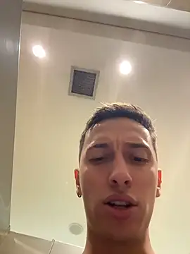 Snapshot of Thiago_Jones1 chatting on July 28, 4:39 pm Thiago Jones1 online show from July 28, 4:39 pm