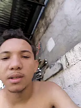 Snapshot of Gustavo063safado chatting on May 2, 12:21 pm Gustavo063safado online show from May 2, 12:21 pm