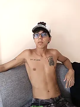 TuPapi 21 online show from March 28, 9:03 pm