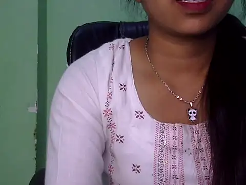 cute momo love online show from March 12, 5:46 am