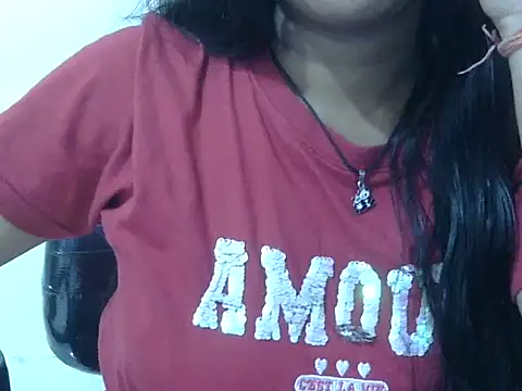 Snapshot of cute_momo_love chatting on June 15, 5:20 am cute momo love online show from June 15, 5:20 am