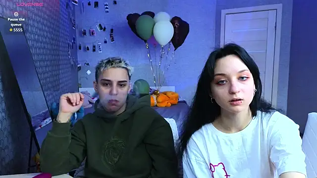 LuxuryLoverss online show from April 7, 11:10 am