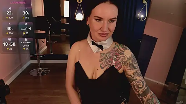 JustGrace online show from April 12, 5:12 am