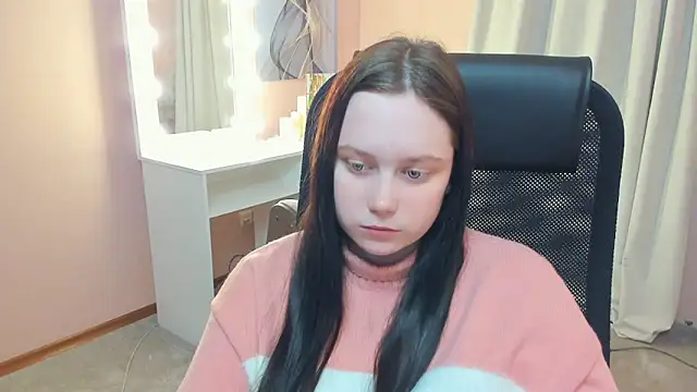 LynnaNull online show from February 23, 7:50 am