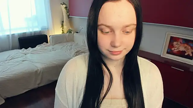 LynnaNull online show from March 5, 1:29 pm