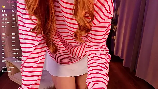 Snapshot of Elle_Funning chatting on May 15, 11:01 pm Elle Funning online show from May 15, 11:01 pm
