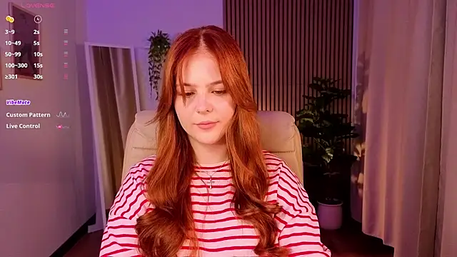 Snapshot of Elle_Funning chatting on May 15, 11:12 pm Elle Funning online show from May 15, 11:12 pm