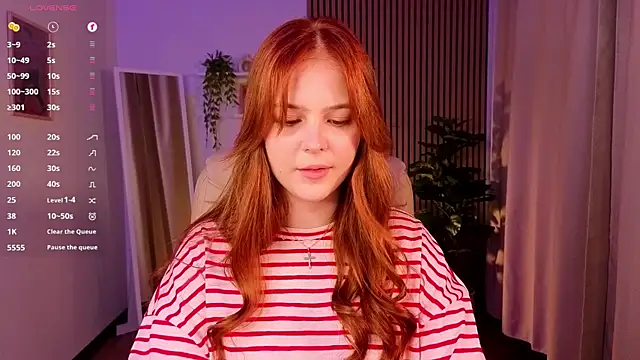Snapshot of Elle_Funning chatting on May 16, 12:07 am Elle Funning online show from May 16, 12:07 am