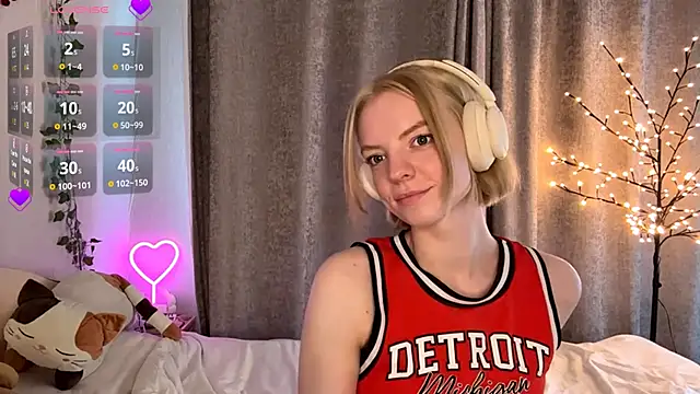 Snapshot of Marry_Sornatiko chatting on May 18, 3:51 pm Marry Sornatiko online show from May 18, 3:51 pm