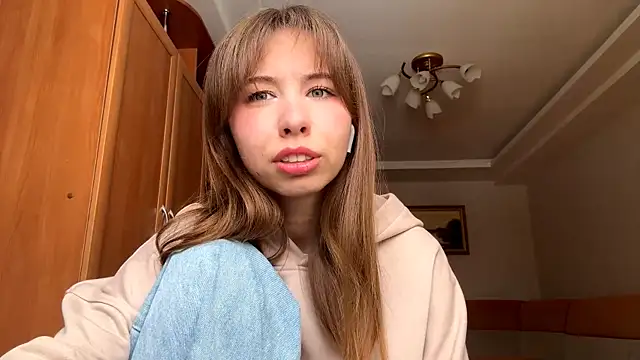 SerenaHawthorne online show from February 27, 10:04 am