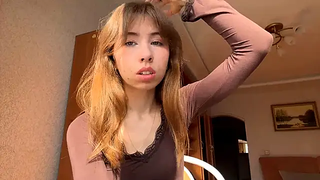 SerenaHawthorne online show from March 11, 6:52 am