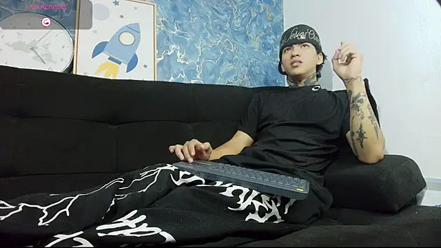 Tessarion Black online show from April 8, 6:24 am