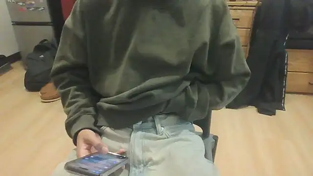 Ethangh001 online show from March 7, 9:01 pm