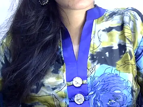 Snapshot of Neha_Sharma2 chatting on May 3, 12:33 pm Neha Sharma2 online show from May 3, 12:33 pm