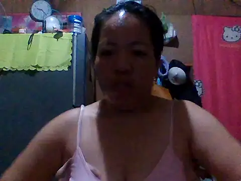 sweet lhyn online show from May 7, 1:27 pm