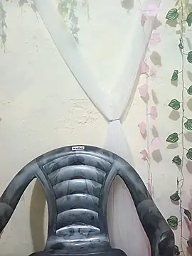 lovely-girl99 online show from March 9, 3:43 am