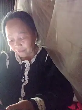 heesuu11 online show from April 19, 9:41 am