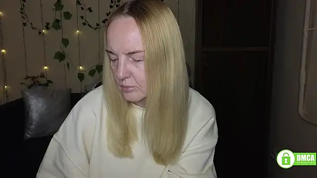 Snapshot of Bella_soulmate chatting on May 7, 11:26 am Bella soulmate online show from May 7, 11:26 am
