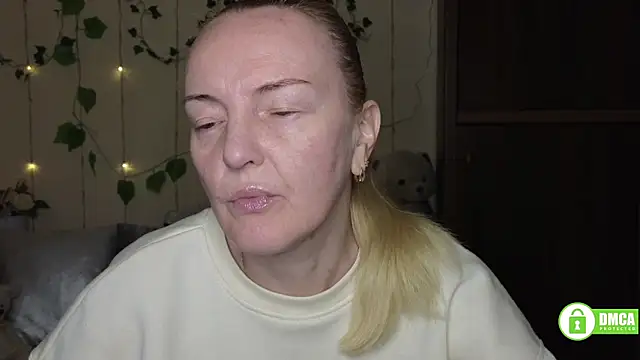 Snapshot of Bella_soulmate chatting on May 9, 11:26 am Bella soulmate online show from May 9, 11:26 am