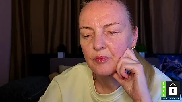 Snapshot of Bella_soulmate chatting on May 19, 5:25 am Bella soulmate online show from May 19, 5:25 am