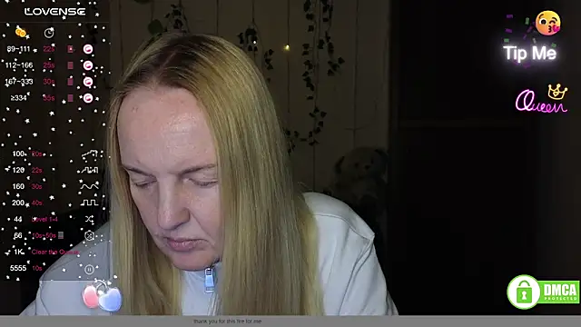 Snapshot of Bella_soulmate chatting on June 2, 11:34 am Bella soulmate online show from June 2, 11:34 am