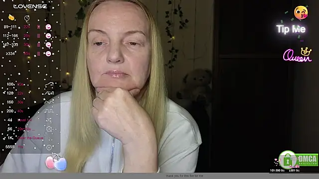 Snapshot of Bella_soulmate chatting on June 3, 5:32 am Bella soulmate online show from June 3, 5:32 am