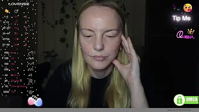 Snapshot of Bella_soulmate chatting on June 9, 11:22 am Bella soulmate online show from June 9, 11:22 am