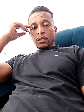 Snapshot of Rodr_go14 chatting on April 18, 3:27 pm Rodr go14 online show from April 18, 3:27 pm