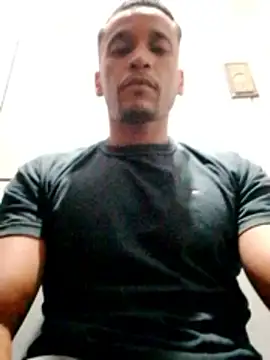 Snapshot of Rodr_go14 chatting on May 5, 2:08 am Rodr go14 online show from May 5, 2:08 am
