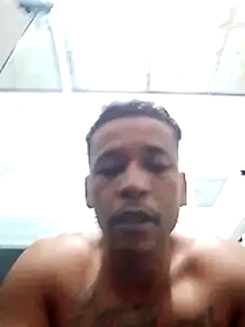 Snapshot of Rodr_go14 chatting on May 12, 10:34 am Rodr go14 online show from May 12, 10:34 am