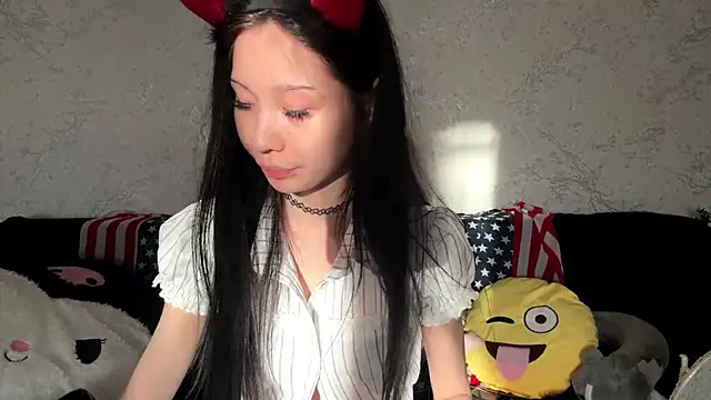 kishagrayone online show from April 18, 12:42 pm