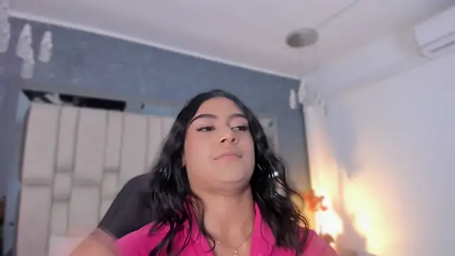 KatherineRuiz  online show from April 21, 8:01 pm