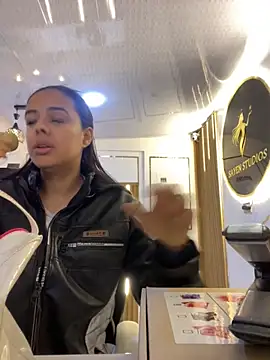 samira-grey online show from March 6, 1:07 pm