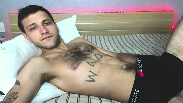 DarkRogue19 online show from April 9, 5:18 am