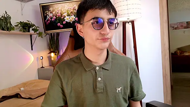 Snapshot of Sr_evann chatting on March 3, 3:29 pm Sr evann online show from March 3, 3:29 pm