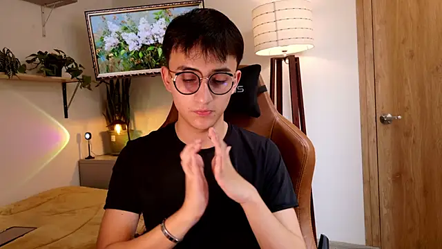 Snapshot of Sr_evann chatting on March 5, 3:08 pm Sr evann online show from March 5, 3:08 pm