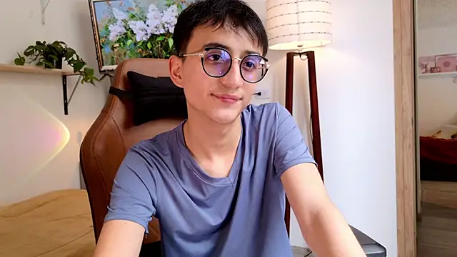 Snapshot of Sr_evann chatting on March 8, 5:17 pm Sr evann online show from March 8, 5:17 pm