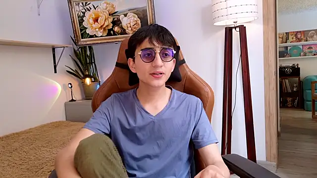 Sr evann online show from April 20, 3:59 pm